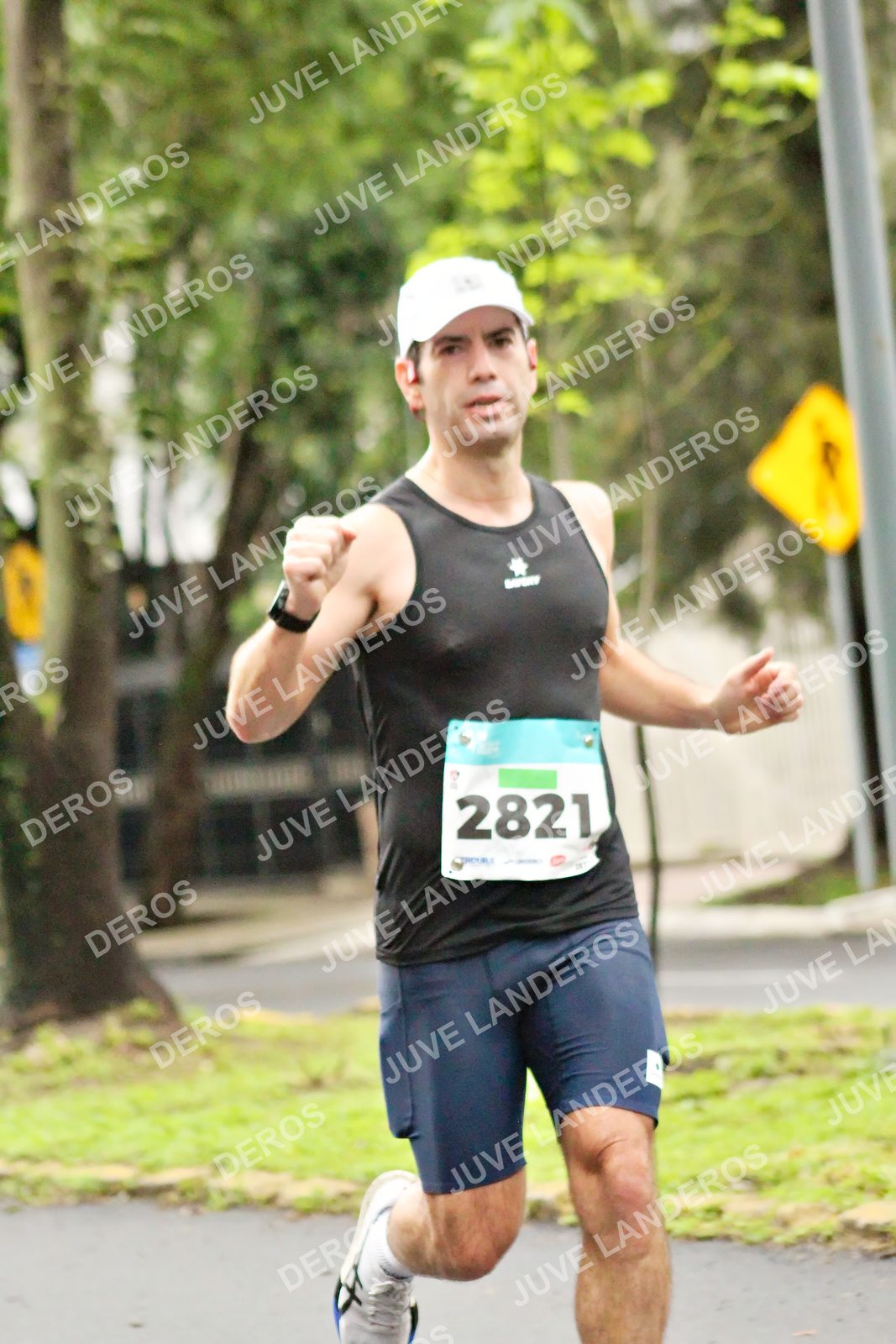 Foto del MEDIO MARATÓN ATLAS en Av. Patria, frente al Parque El Polvorín, Zapopan a las 08:08 · dorsal 2821