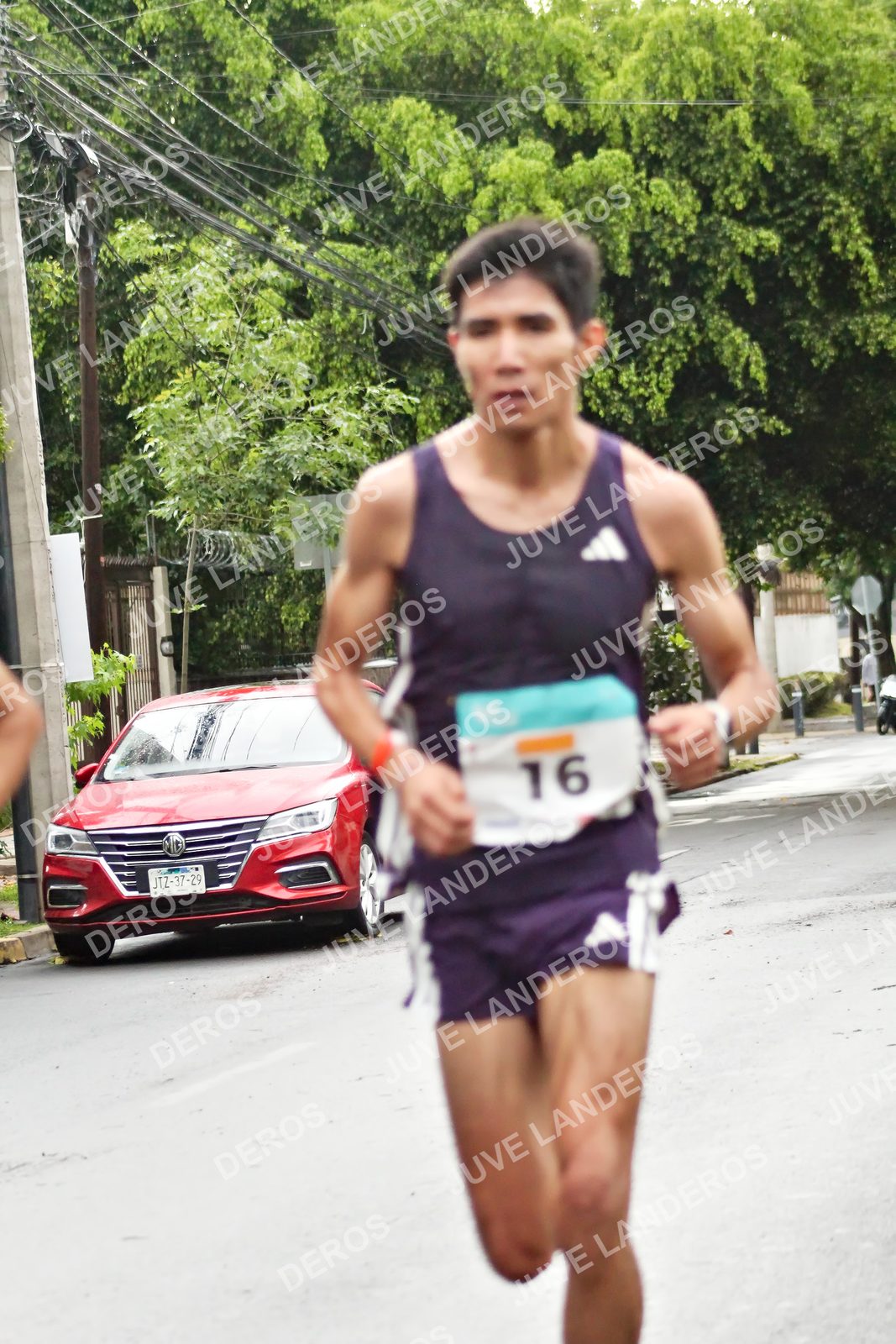 Foto del MEDIO MARATÓN ATLAS en Av. Patria, frente al Parque El Polvorín, Zapopan a las 07:51 · dorsal 16
