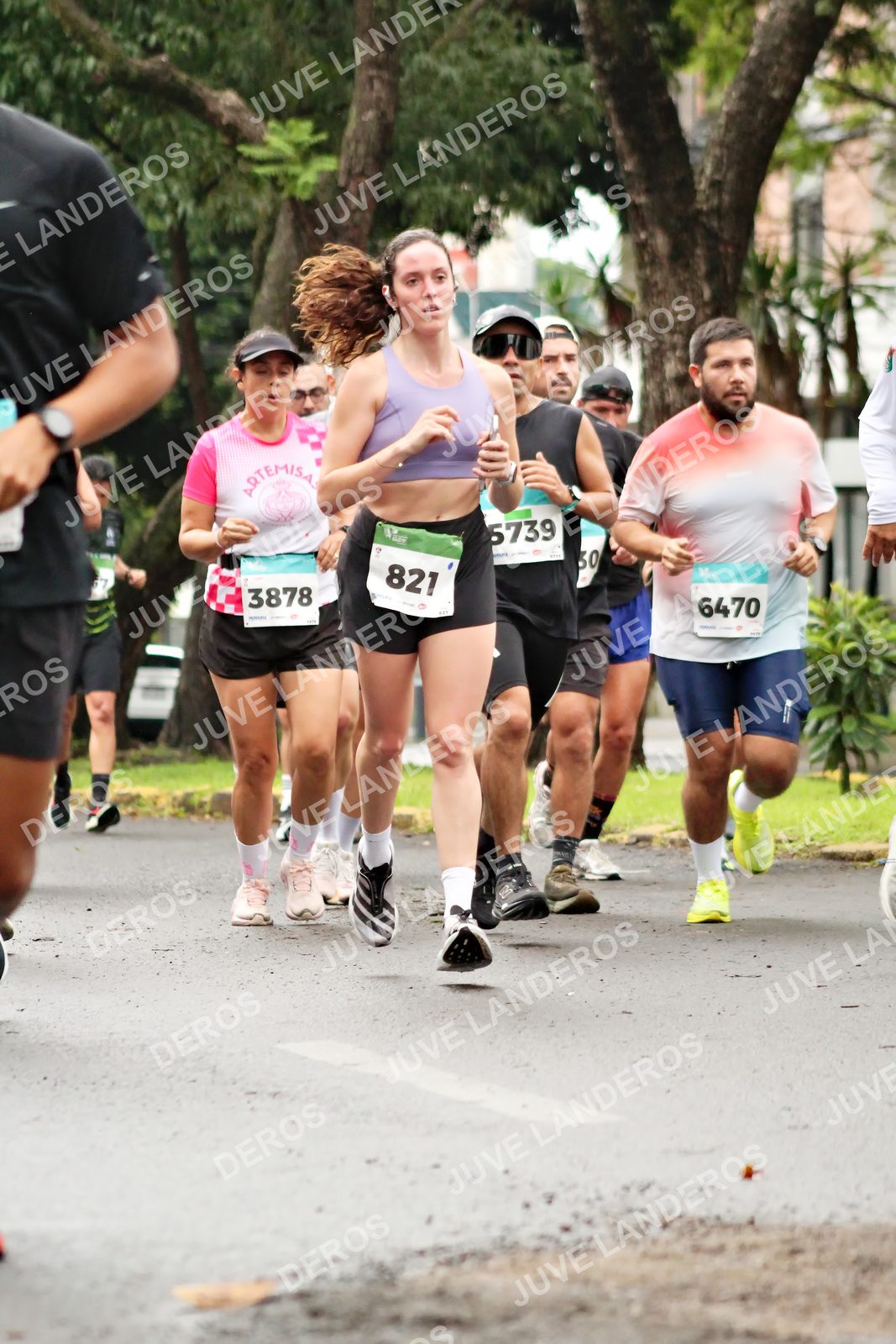 Foto del MEDIO MARATÓN ATLAS en Av. Patria, frente al Parque El Polvorín, Zapopan a las 08:27 · dorsal 6470, 821, 3878, 5739