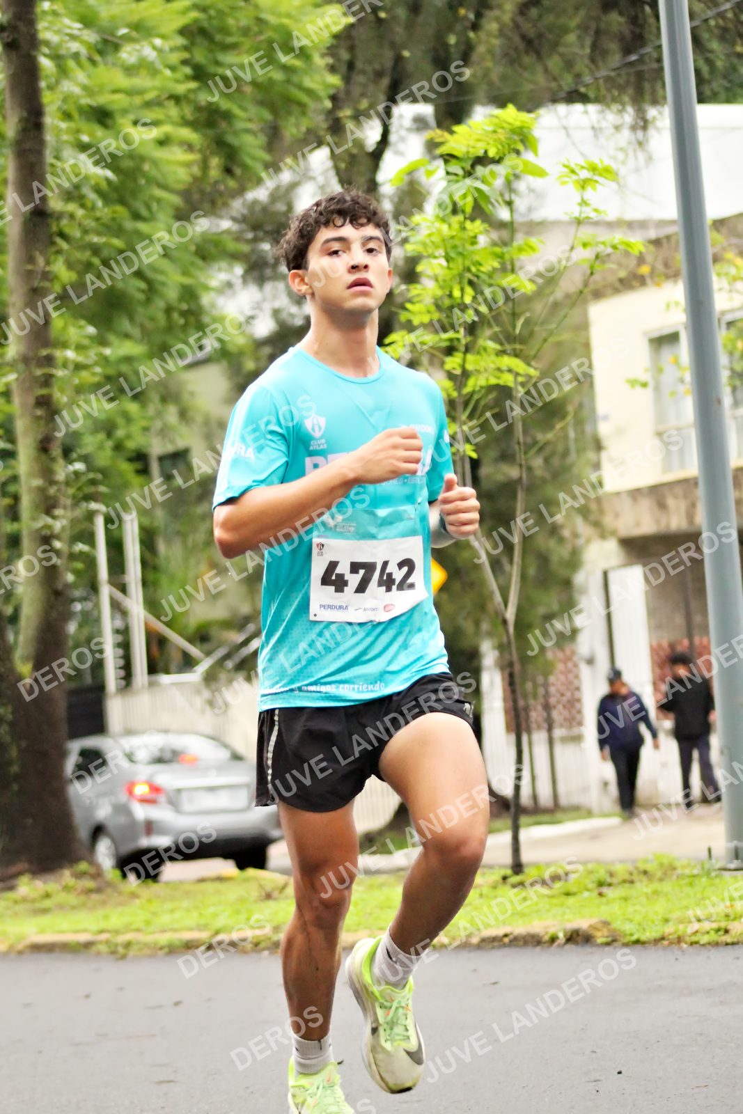 Foto del MEDIO MARATÓN ATLAS en Av. Patria, frente al Parque El Polvorín, Zapopan a las 08:26 · dorsal 4742