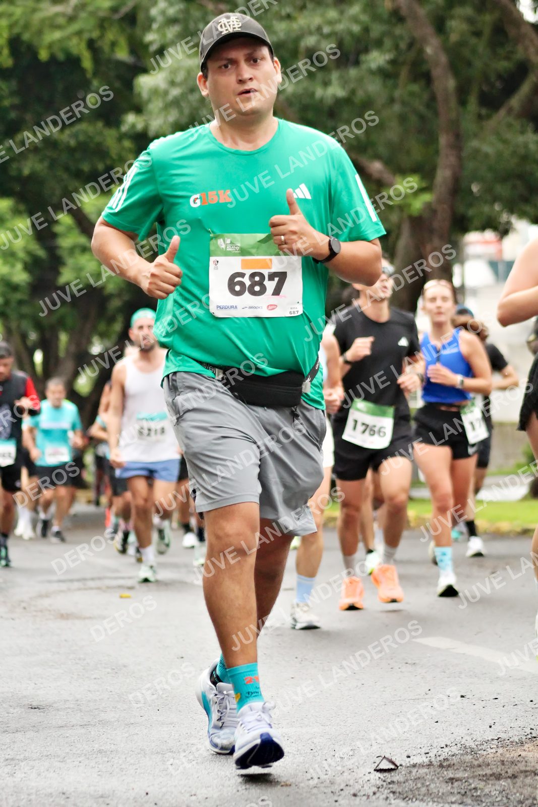 Foto del MEDIO MARATÓN ATLAS en Av. Patria, frente al Parque El Polvorín, Zapopan a las 08:25 · dorsal 687, 1766, 17