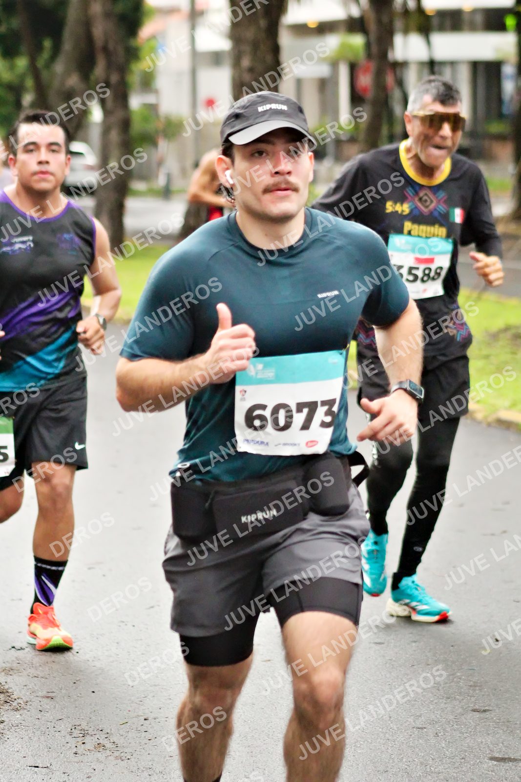 Foto del MEDIO MARATÓN ATLAS en Av. Patria, frente al Parque El Polvorín, Zapopan a las 08:14 · dorsal 6073, 5, 3588