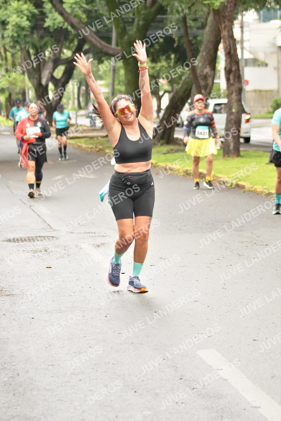Foto del MEDIO MARATÓN ATLAS en Av. Patria, frente al Parque El Polvorín, Zapopan a las 08:54 · dorsal 3521