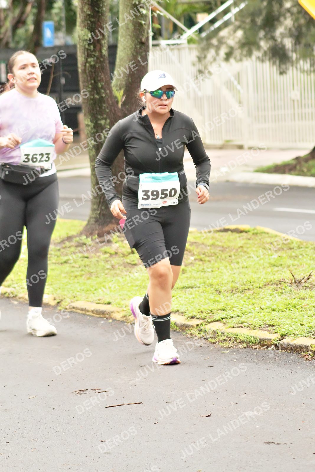 Foto del MEDIO MARATÓN ATLAS en Av. Patria, frente al Parque El Polvorín, Zapopan a las 08:51 · dorsal 3950, 3623