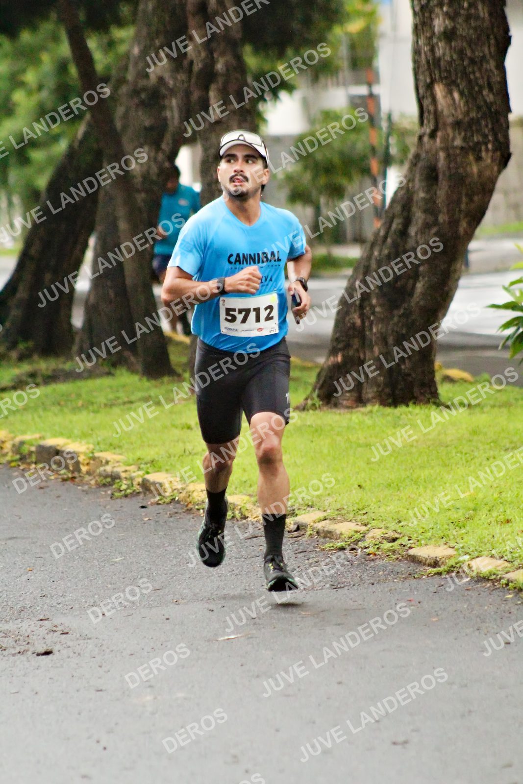 Foto del MEDIO MARATÓN ATLAS en Av. Patria, frente al Parque El Polvorín, Zapopan a las 07:57 · dorsal 5712