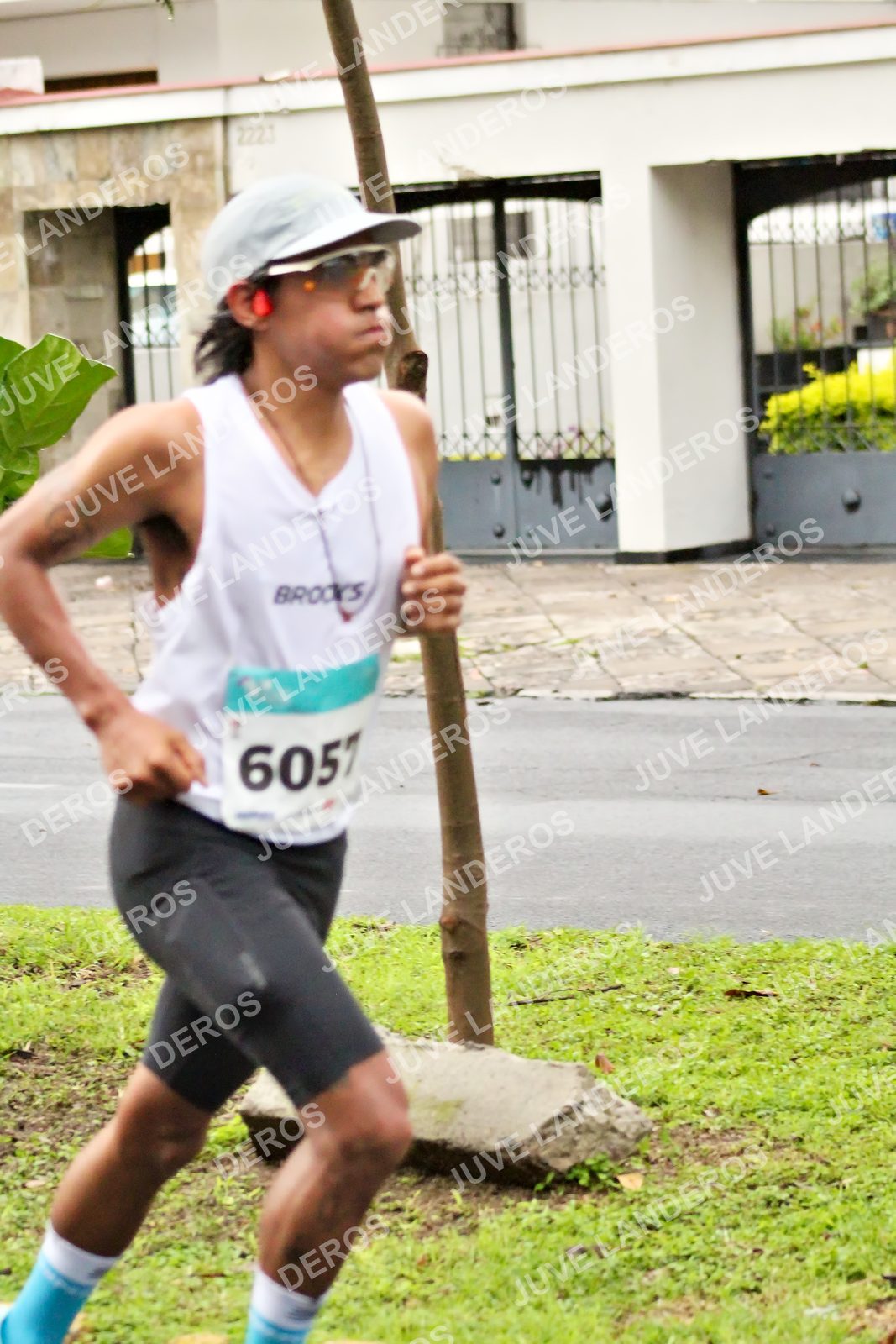 Foto del MEDIO MARATÓN ATLAS en Av. Patria, frente al Parque El Polvorín, Zapopan a las 08:03 · dorsal 6057, 222