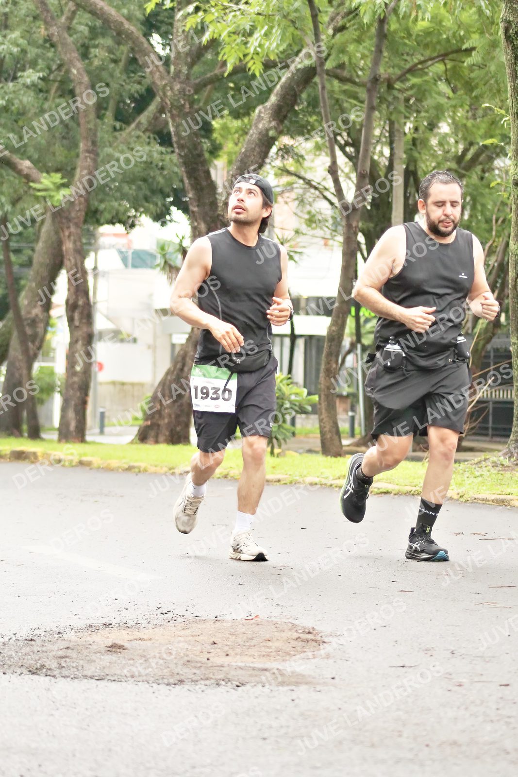 Foto del MEDIO MARATÓN ATLAS en Av. Patria, frente al Parque El Polvorín, Zapopan a las 08:47 · dorsal 1930