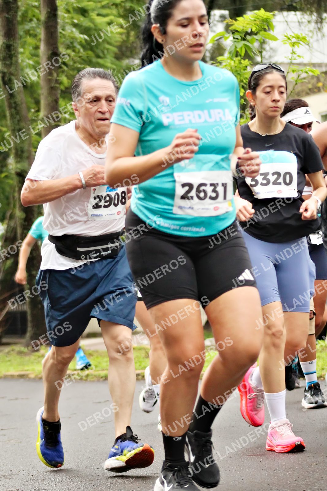 Foto del MEDIO MARATÓN ATLAS en Av. Patria, frente al Parque El Polvorín, Zapopan a las 08:34 · dorsal 2631, 2908, 3320