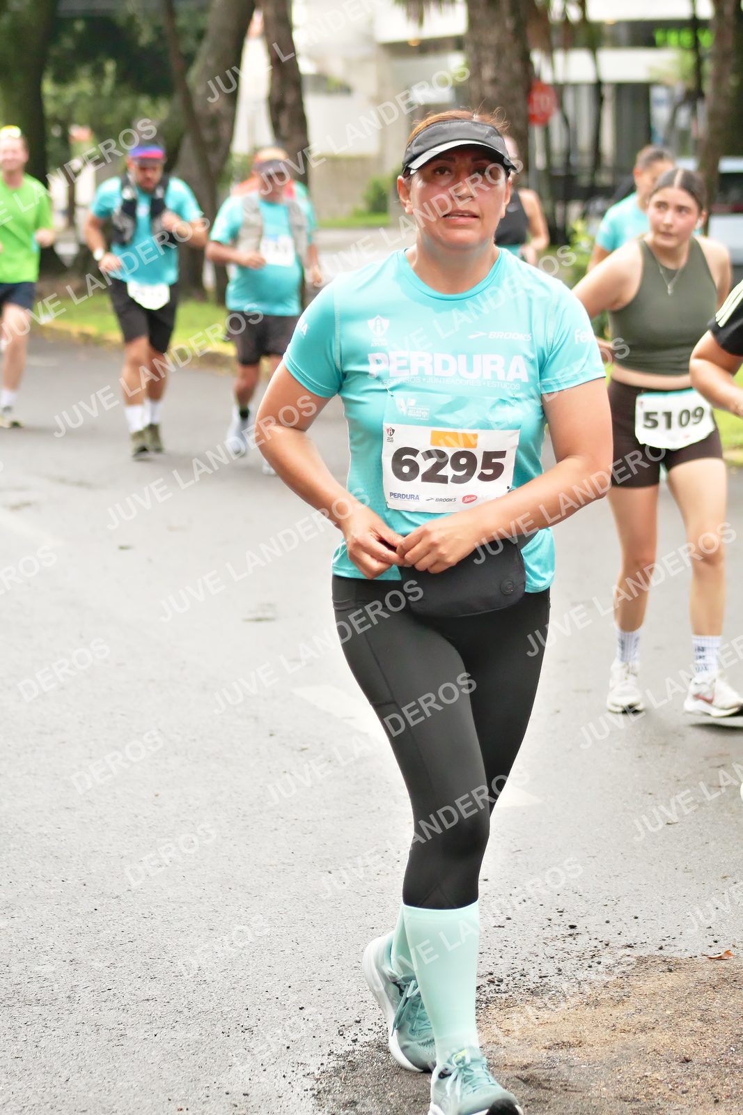 Foto del MEDIO MARATÓN ATLAS en Av. Patria, frente al Parque El Polvorín, Zapopan a las 08:49 · dorsal 6295, 5109