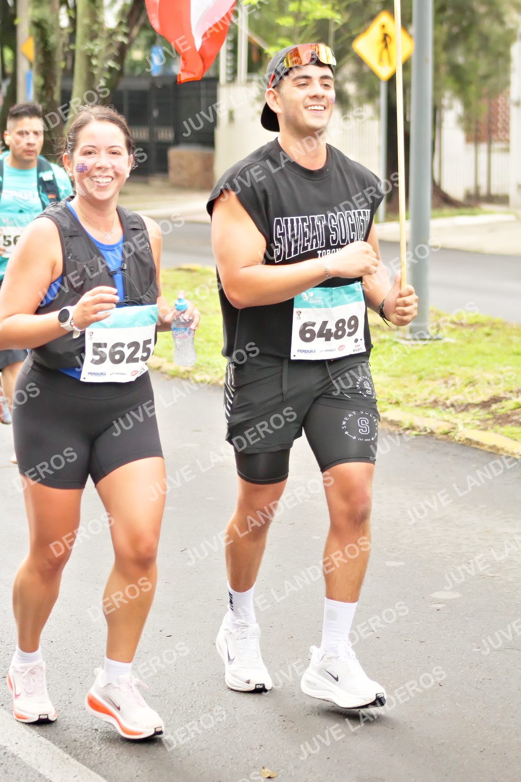Foto del MEDIO MARATÓN ATLAS en Av. Patria, frente al Parque El Polvorín, Zapopan a las 08:59 · dorsal 6489, 5625, 5