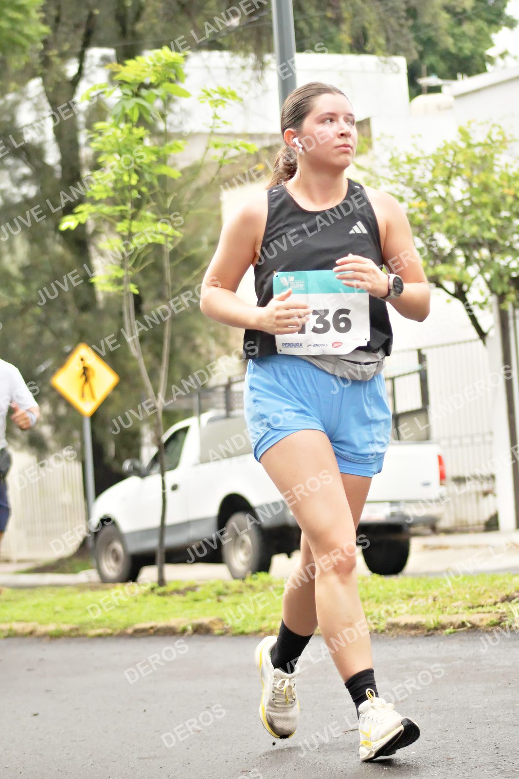 Foto del MEDIO MARATÓN ATLAS en Av. Patria, frente al Parque El Polvorín, Zapopan a las 08:34 · dorsal 36