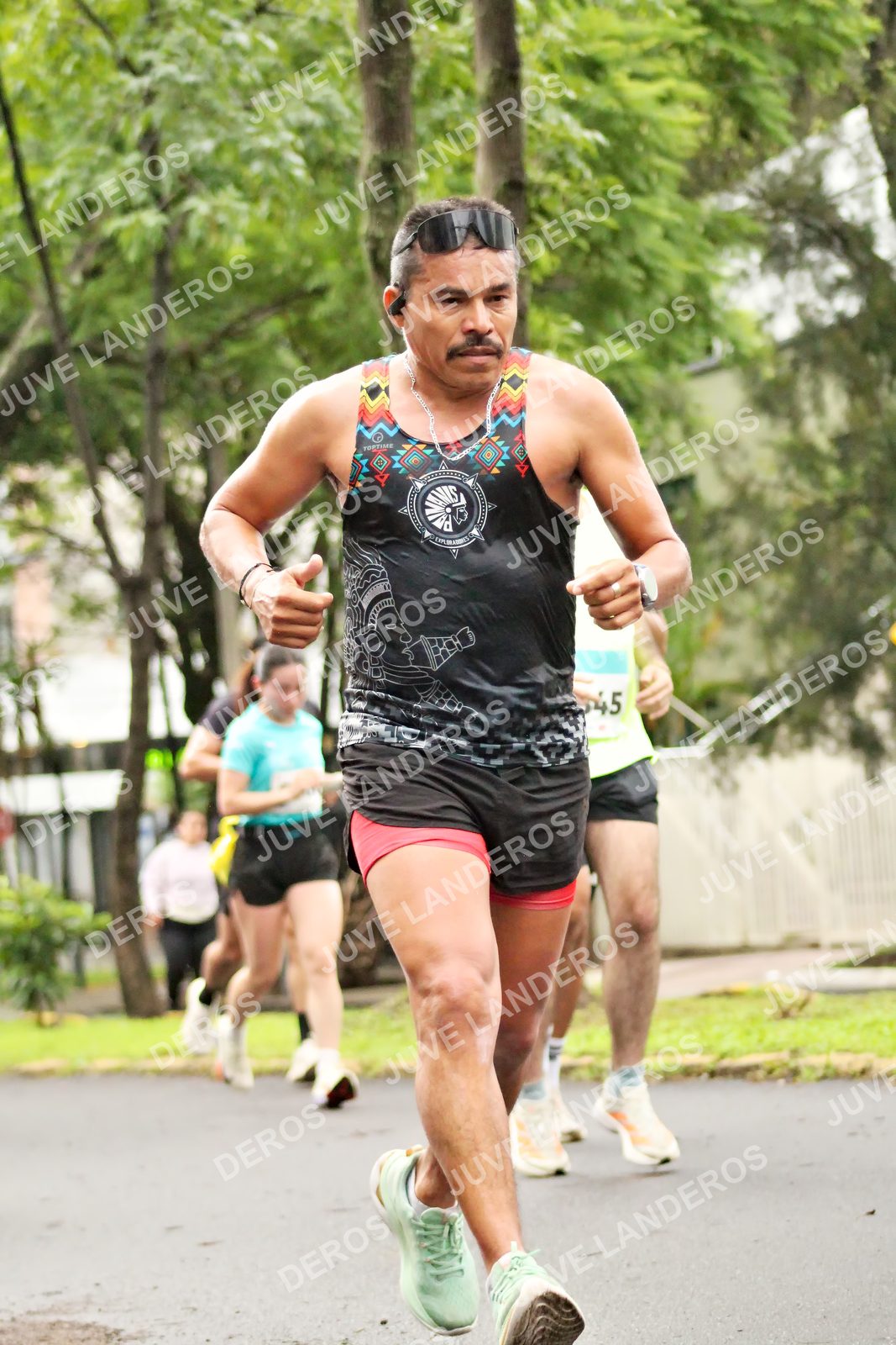Foto del MEDIO MARATÓN ATLAS en Av. Patria, frente al Parque El Polvorín, Zapopan a las 08:23 · dorsal 45