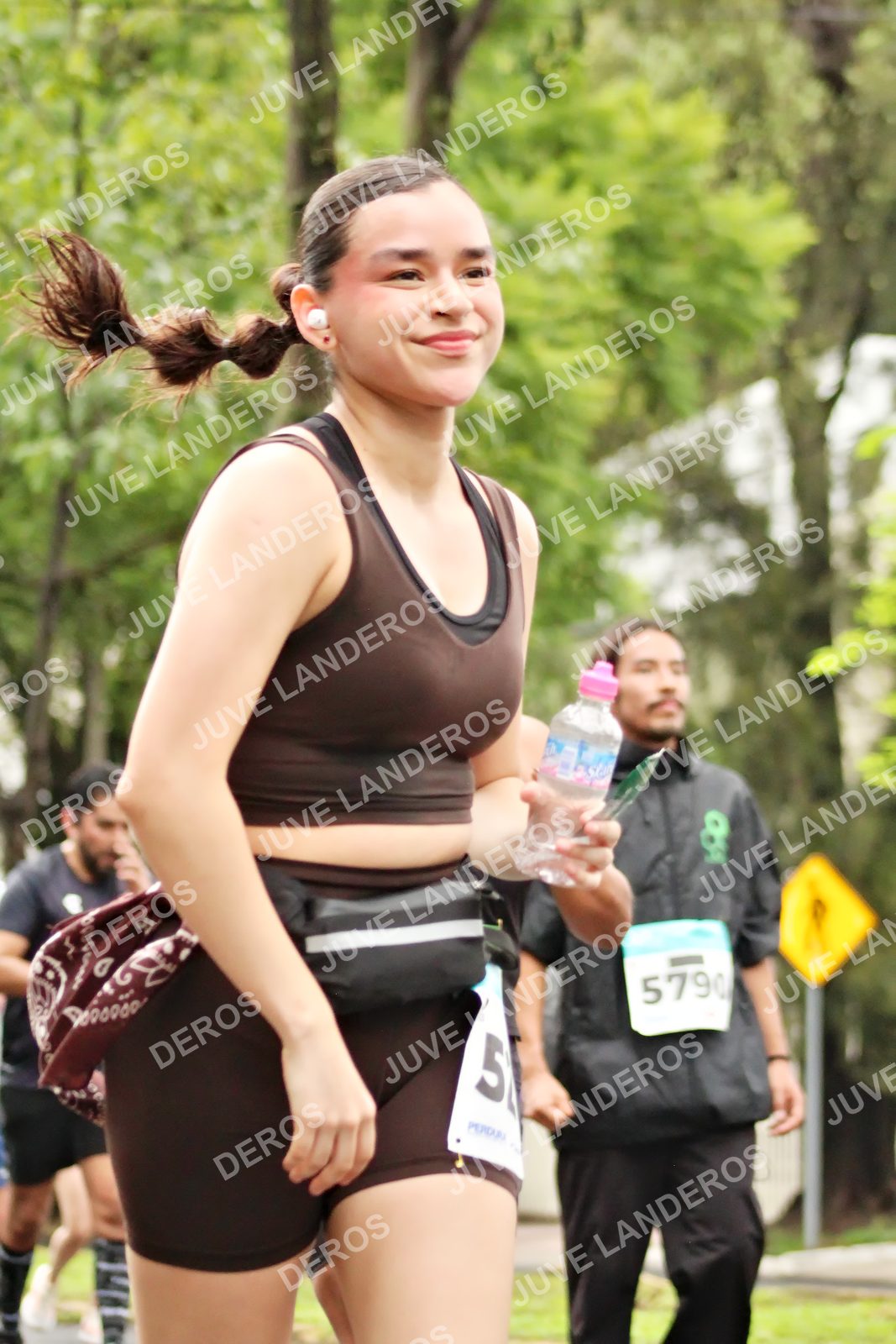 Foto del MEDIO MARATÓN ATLAS en Av. Patria, frente al Parque El Polvorín, Zapopan a las 08:37 · dorsal 5790, 5