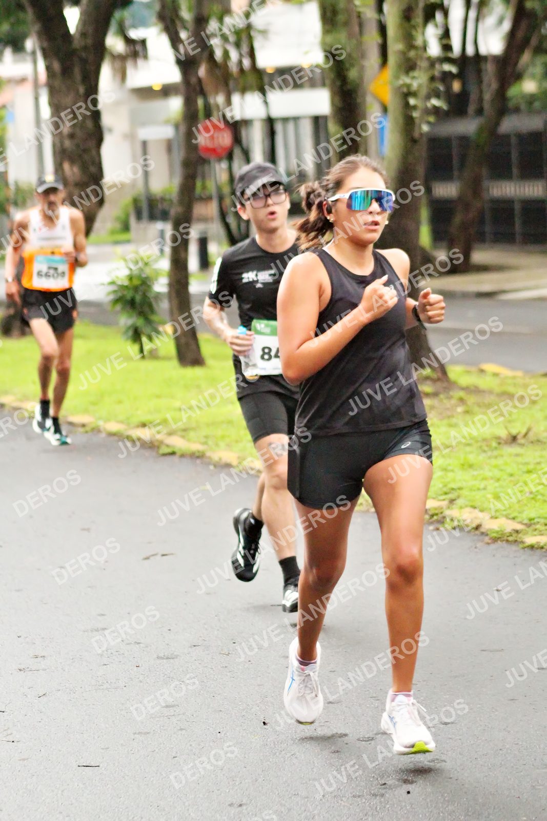 Foto del MEDIO MARATÓN ATLAS en Av. Patria, frente al Parque El Polvorín, Zapopan a las 08:06 · dorsal 84, 6600