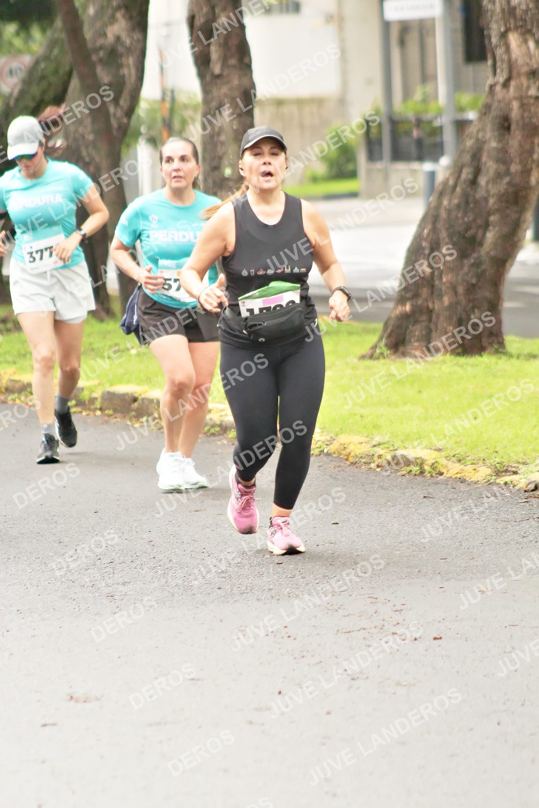 Foto del MEDIO MARATÓN ATLAS en Av. Patria, frente al Parque El Polvorín, Zapopan a las 08:52 · dorsal 377, 57