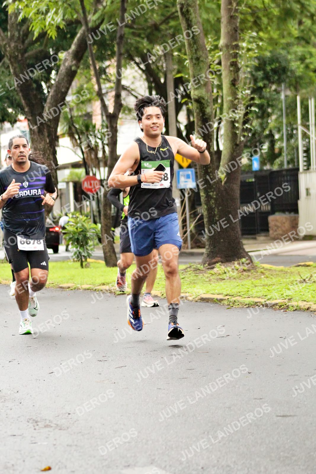 Foto del MEDIO MARATÓN ATLAS en Av. Patria, frente al Parque El Polvorín, Zapopan a las 08:15 · dorsal 6678, 8