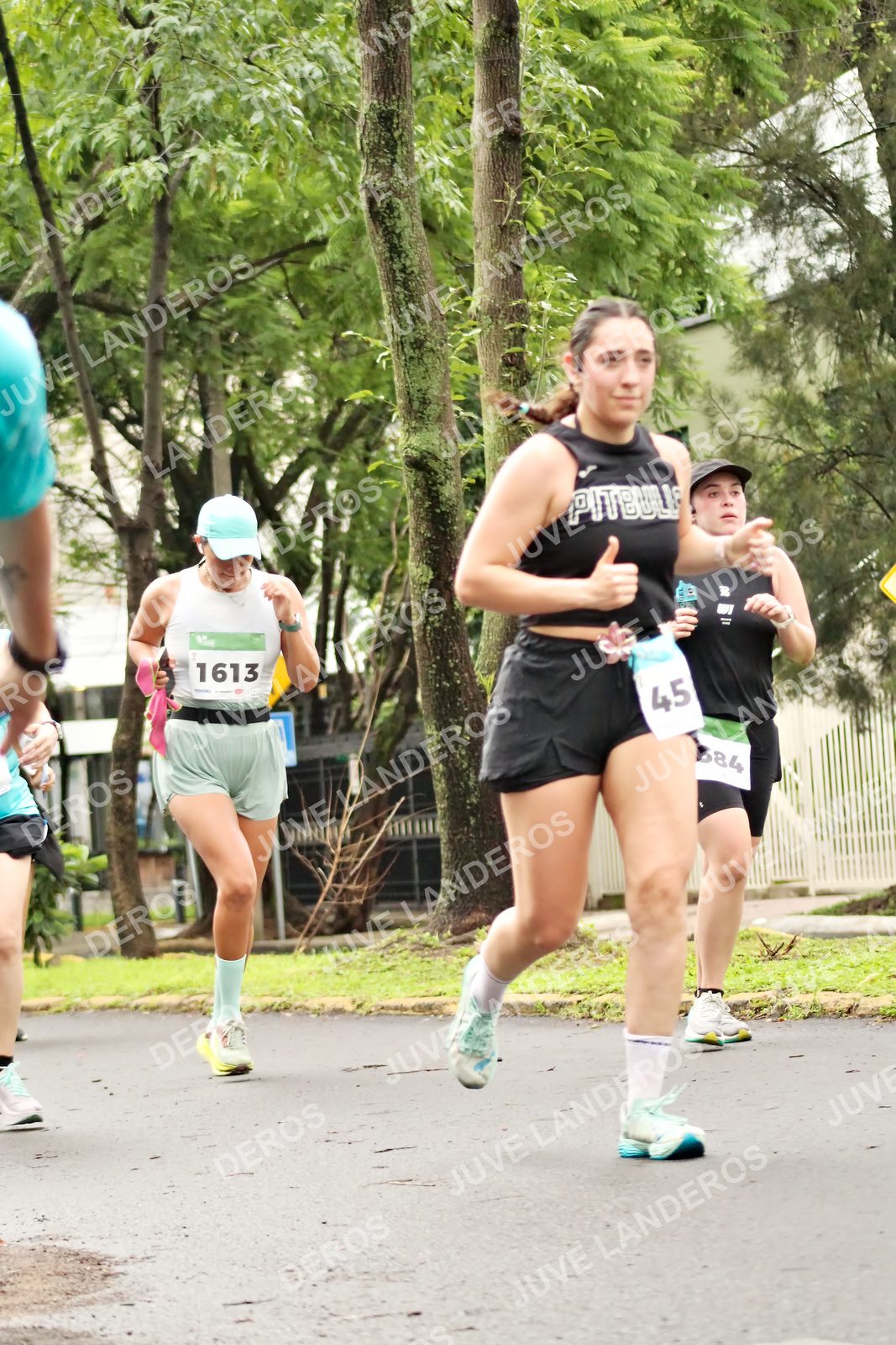 Foto del MEDIO MARATÓN ATLAS en Av. Patria, frente al Parque El Polvorín, Zapopan a las 08:39 · dorsal 1613, 45