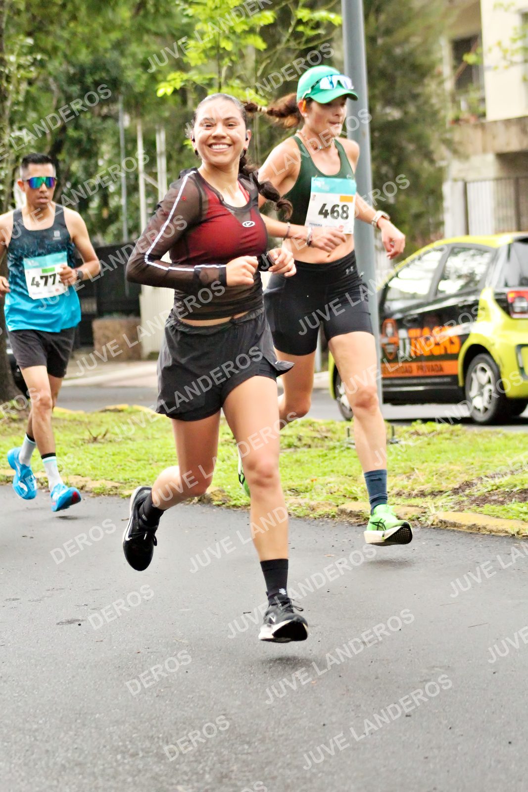 Foto del MEDIO MARATÓN ATLAS en Av. Patria, frente al Parque El Polvorín, Zapopan a las 08:11 · dorsal 468, 477