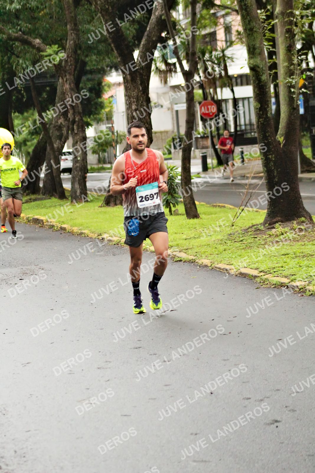 Foto del MEDIO MARATÓN ATLAS en Av. Patria, frente al Parque El Polvorín, Zapopan a las 08:04 · dorsal 2697