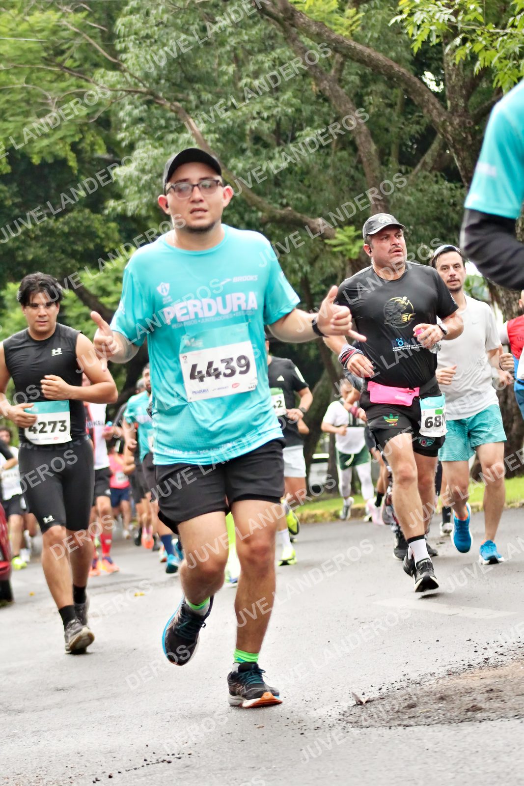 Foto del MEDIO MARATÓN ATLAS en Av. Patria, frente al Parque El Polvorín, Zapopan a las 08:30 · dorsal 4439, 68, 4273