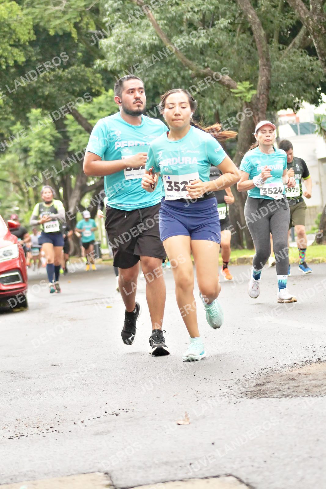 Foto del MEDIO MARATÓN ATLAS en Av. Patria, frente al Parque El Polvorín, Zapopan a las 08:40 · dorsal 352, 3524, 3979, 76