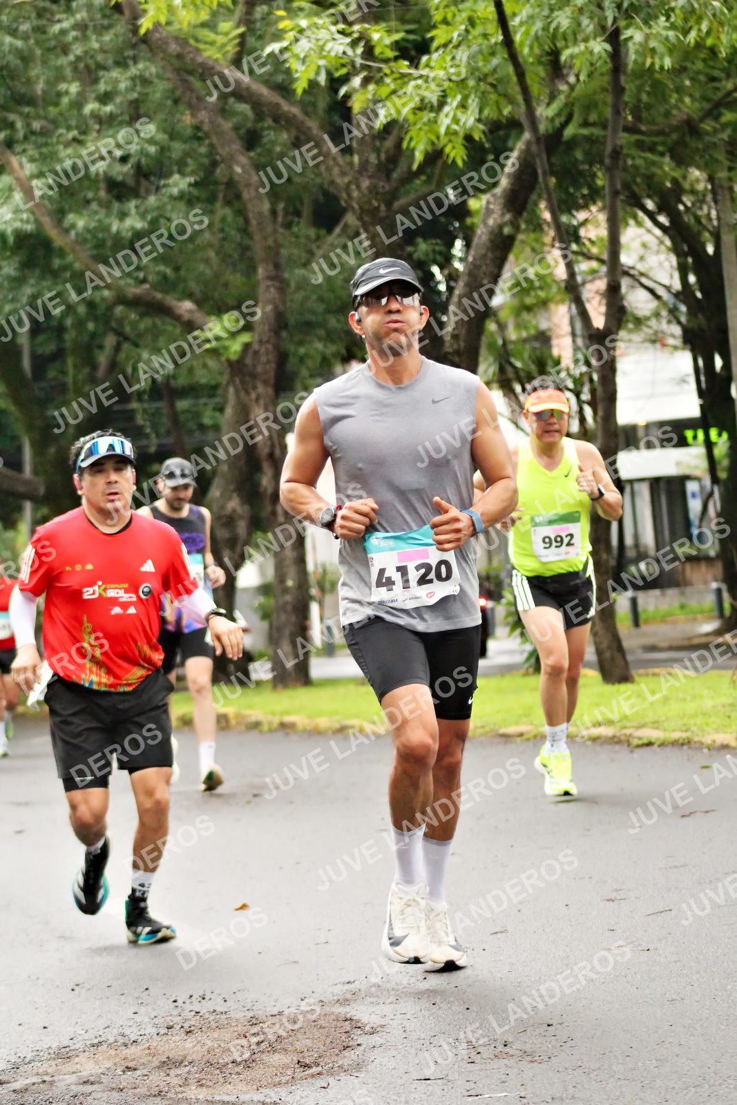 Foto del MEDIO MARATÓN ATLAS en Av. Patria, frente al Parque El Polvorín, Zapopan a las 08:16 · dorsal 4120, 992