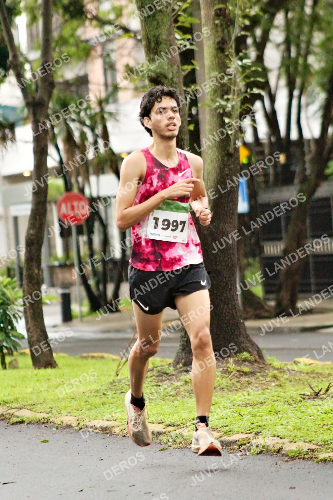 Foto del MEDIO MARATÓN ATLAS en Av. Patria, frente al Parque El Polvorín, Zapopan a las 08:00 · dorsal 1997