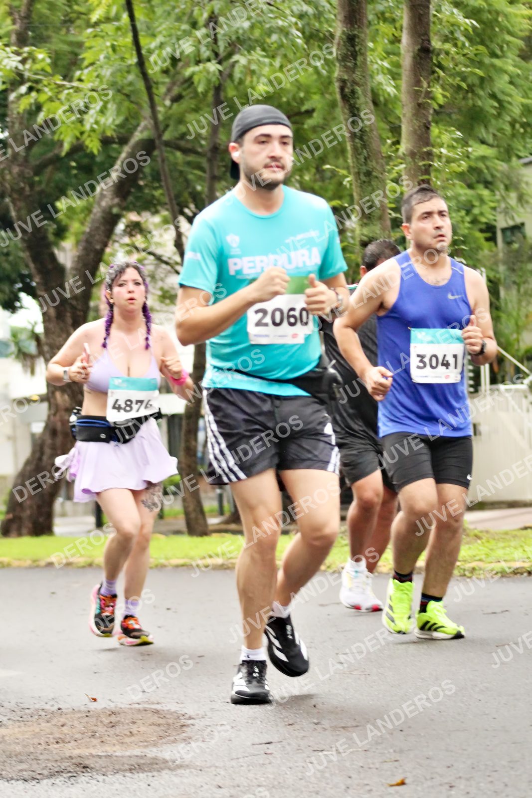 Foto del MEDIO MARATÓN ATLAS en Av. Patria, frente al Parque El Polvorín, Zapopan a las 08:34 · dorsal 3041, 2060, 4876
