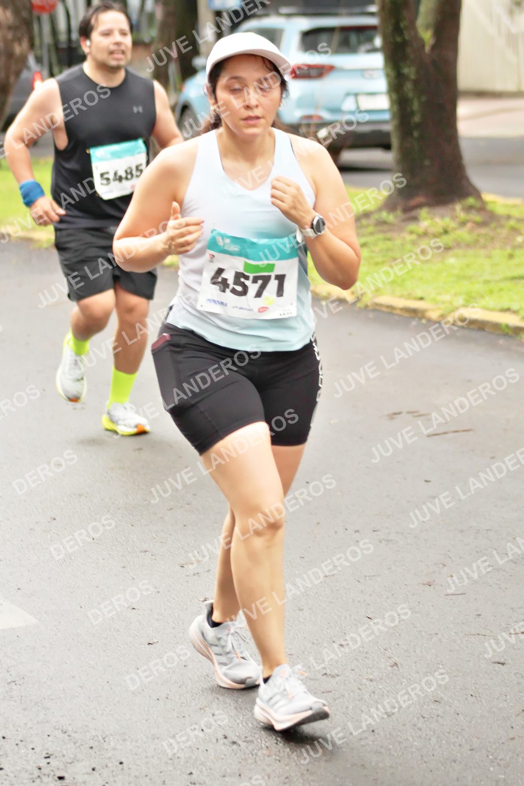 Foto del MEDIO MARATÓN ATLAS en Av. Patria, frente al Parque El Polvorín, Zapopan a las 08:53 · dorsal 4571, 5485