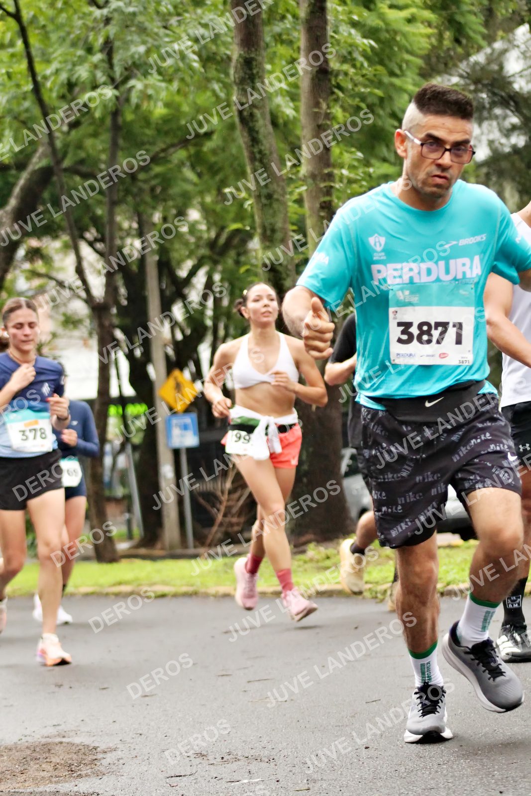 Foto del MEDIO MARATÓN ATLAS en Av. Patria, frente al Parque El Polvorín, Zapopan a las 08:25 · dorsal 3871, 378, 99