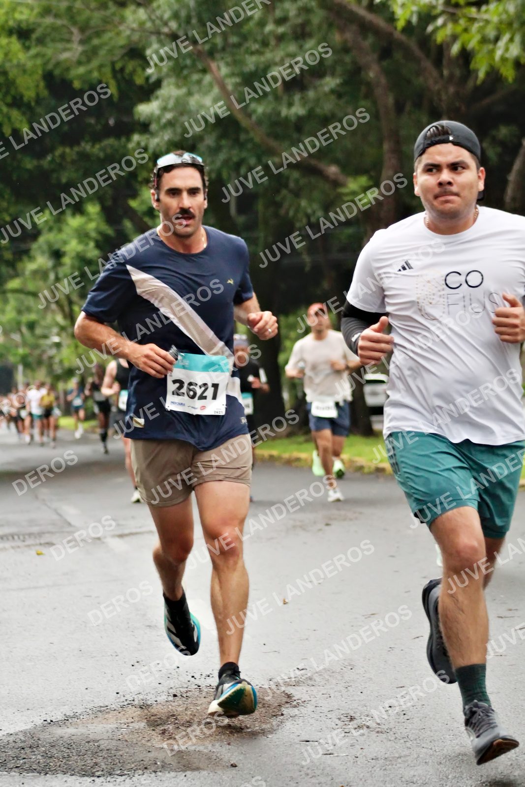 Foto del MEDIO MARATÓN ATLAS en Av. Patria, frente al Parque El Polvorín, Zapopan a las 08:09 · dorsal 2621