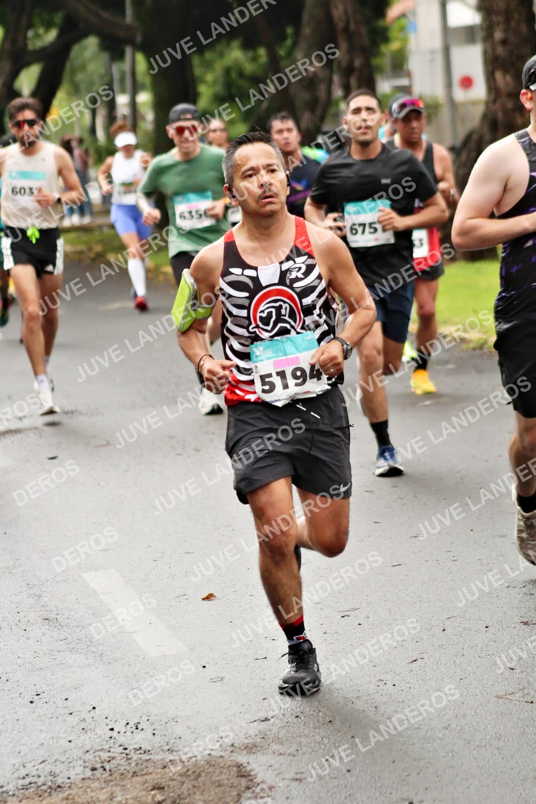 Foto del MEDIO MARATÓN ATLAS en Av. Patria, frente al Parque El Polvorín, Zapopan a las 08:15 · dorsal 5194, 675, 603, 635