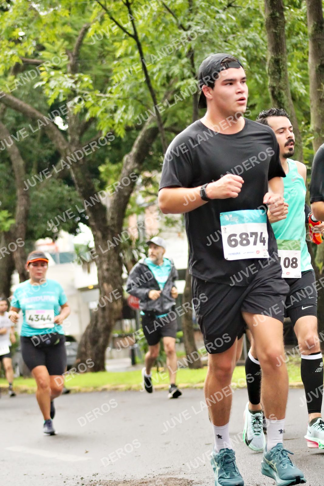 Foto del MEDIO MARATÓN ATLAS en Av. Patria, frente al Parque El Polvorín, Zapopan a las 08:23 · dorsal 8, 6874, 4344, 1108