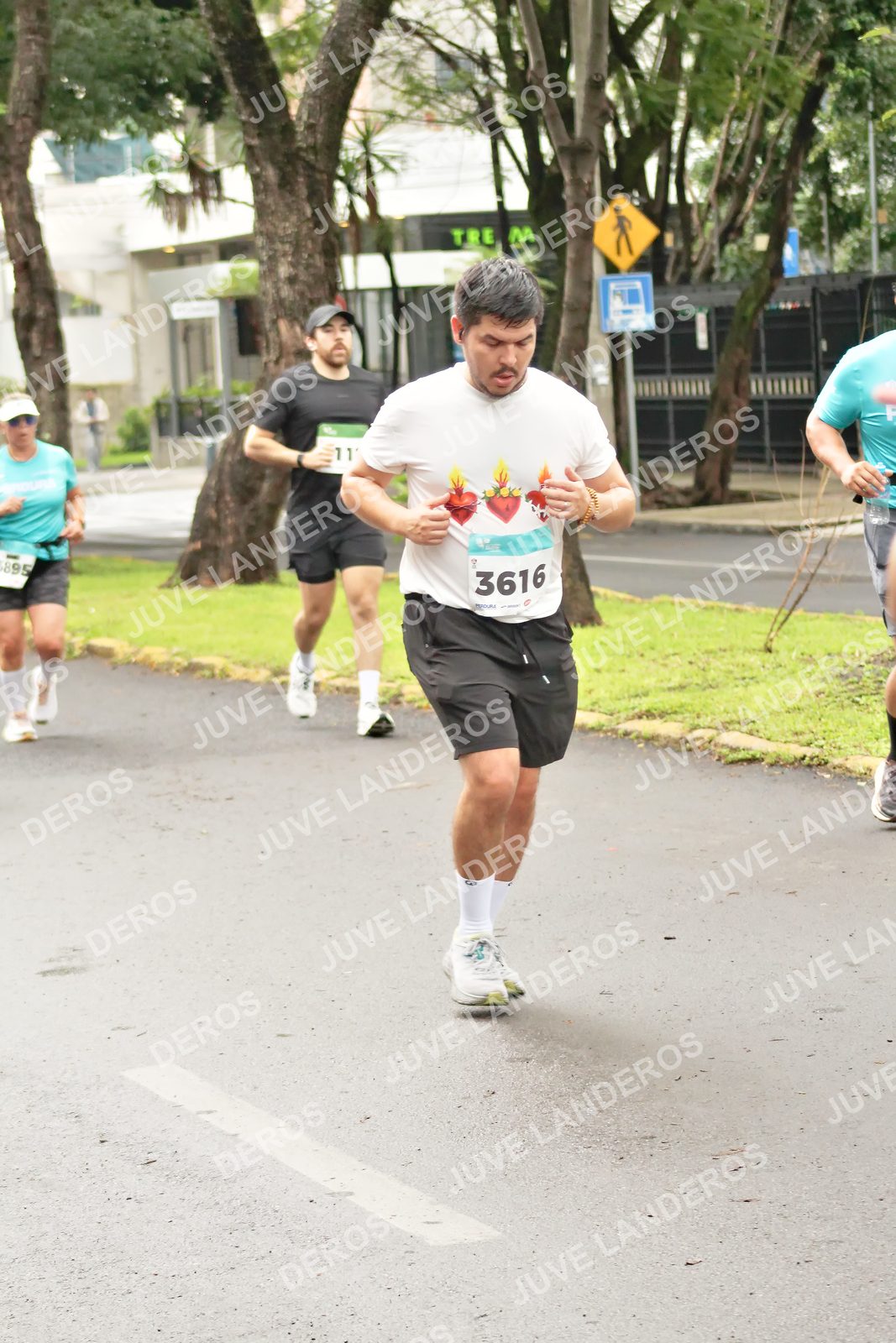 Foto del MEDIO MARATÓN ATLAS en Av. Patria, frente al Parque El Polvorín, Zapopan a las 08:50 · dorsal 3616, 895