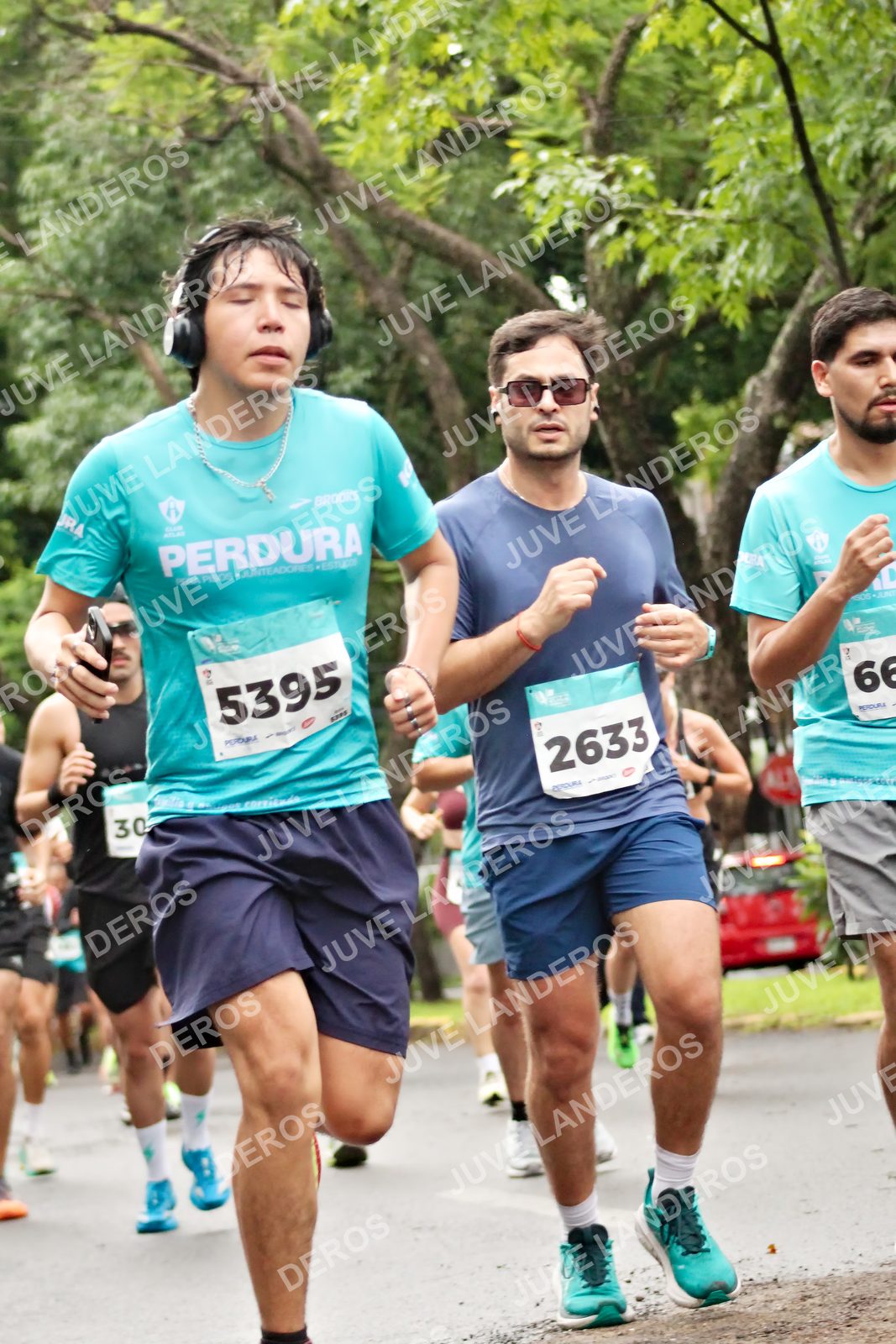 Foto del MEDIO MARATÓN ATLAS en Av. Patria, frente al Parque El Polvorín, Zapopan a las 08:28 · dorsal 2633, 5395, 30, 66