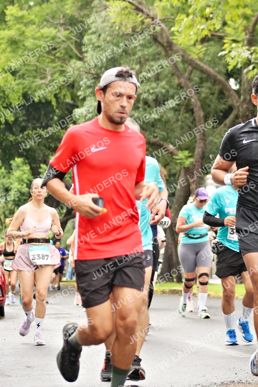 Foto del MEDIO MARATÓN ATLAS en Av. Patria, frente al Parque El Polvorín, Zapopan a las 08:39 · dorsal 3387, 3, 931