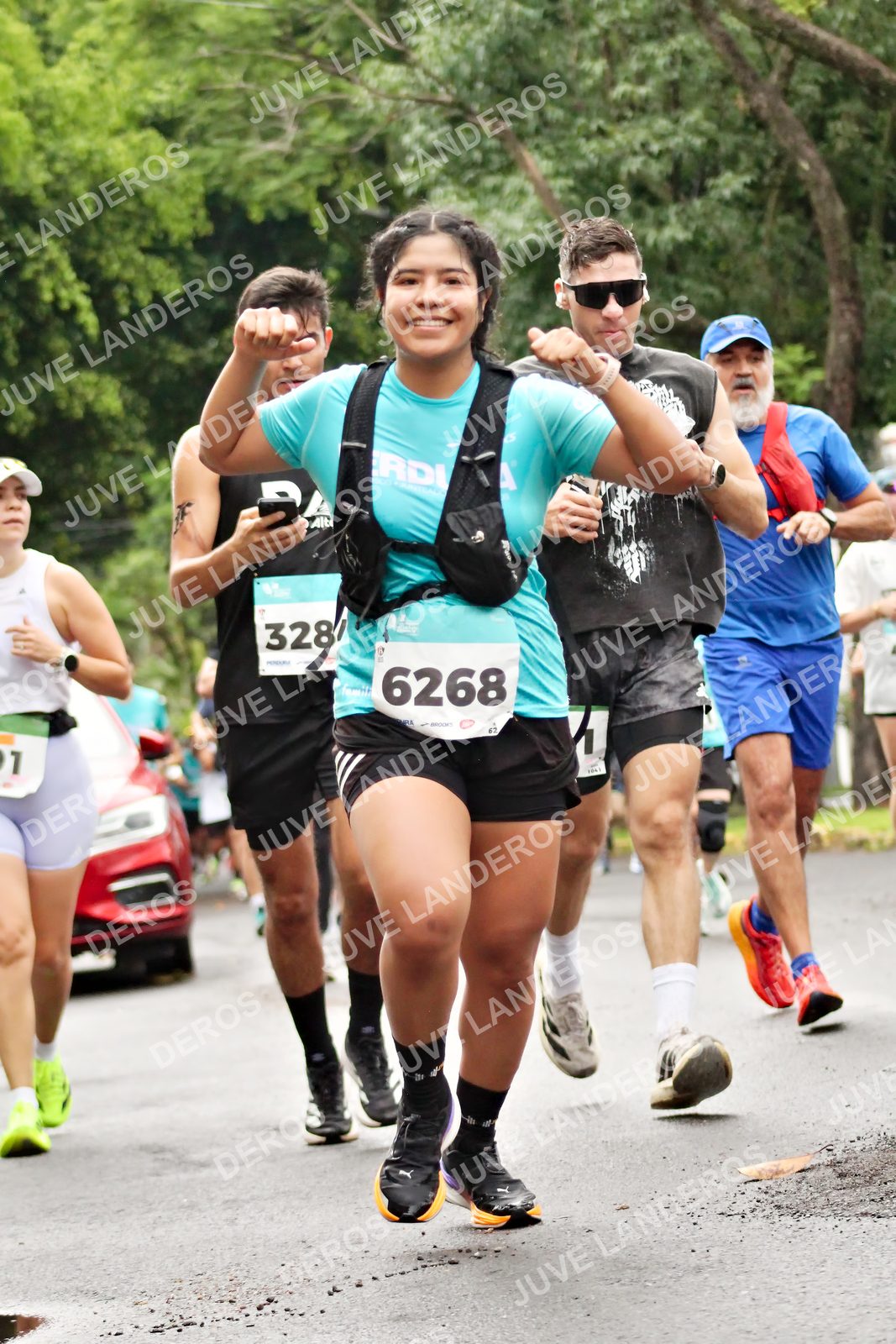 Foto del MEDIO MARATÓN ATLAS en Av. Patria, frente al Parque El Polvorín, Zapopan a las 08:28 · dorsal 6268