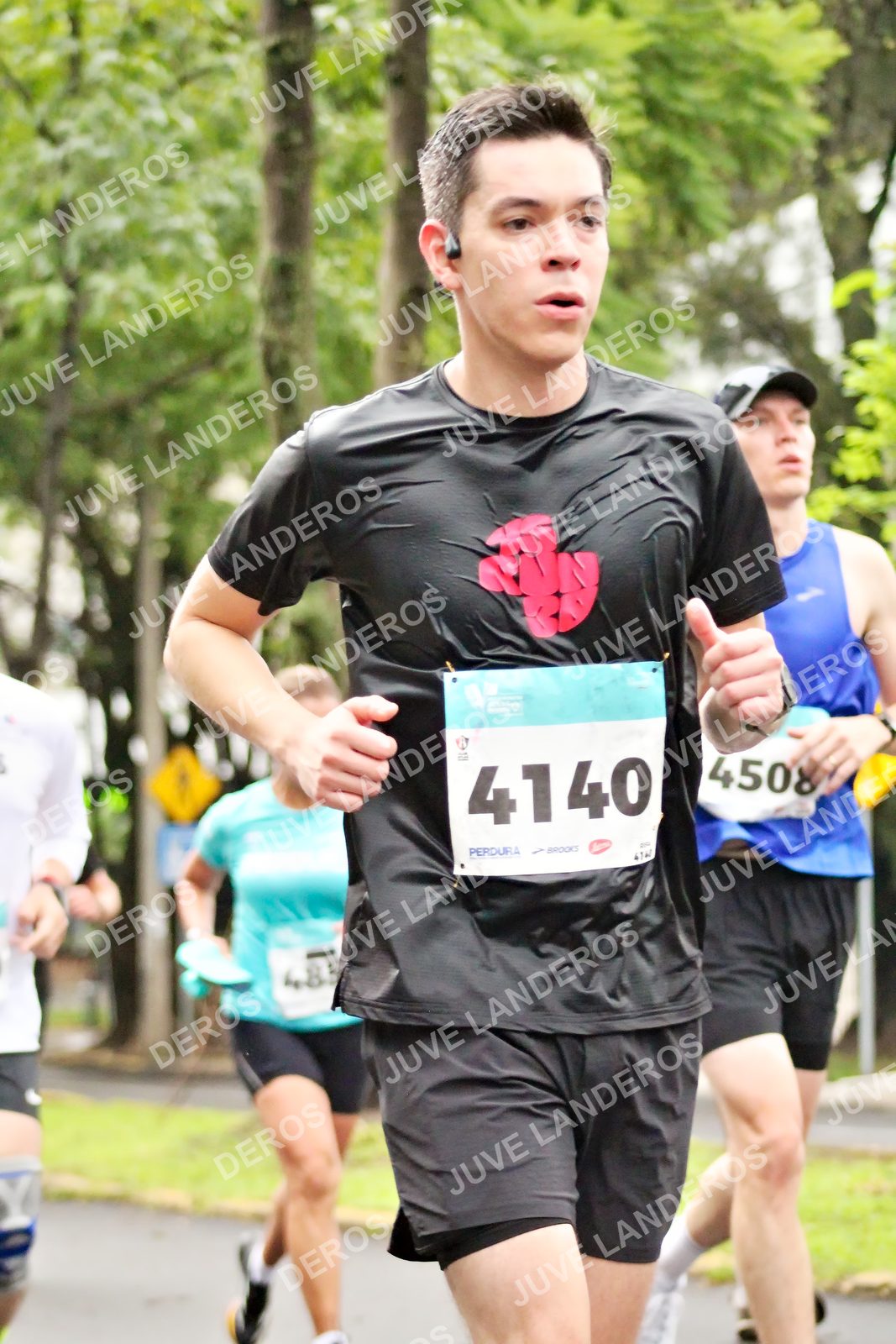 Foto del MEDIO MARATÓN ATLAS en Av. Patria, frente al Parque El Polvorín, Zapopan a las 08:18 · dorsal 4140, 4508