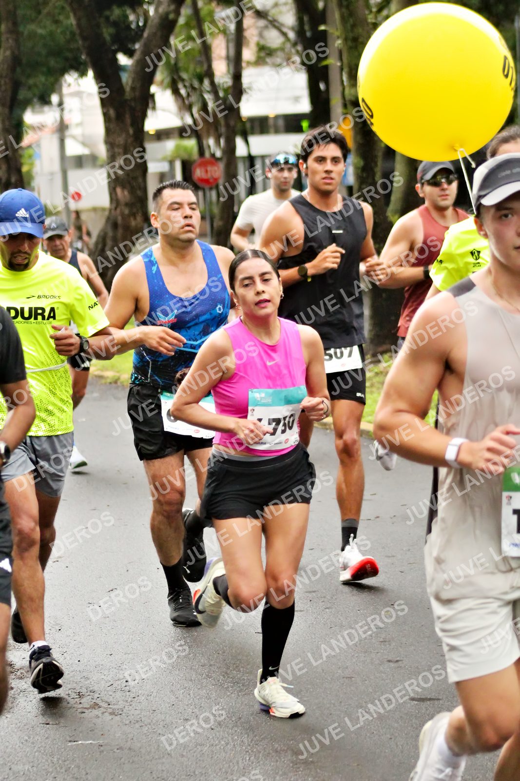 Foto del MEDIO MARATÓN ATLAS en Av. Patria, frente al Parque El Polvorín, Zapopan a las 08:11 · dorsal 730