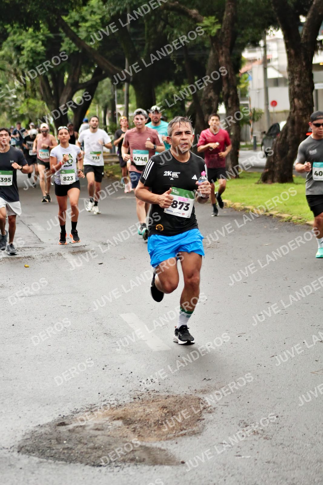 Foto del MEDIO MARATÓN ATLAS en Av. Patria, frente al Parque El Polvorín, Zapopan a las 08:14 · dorsal 873, 395, 4748, 733