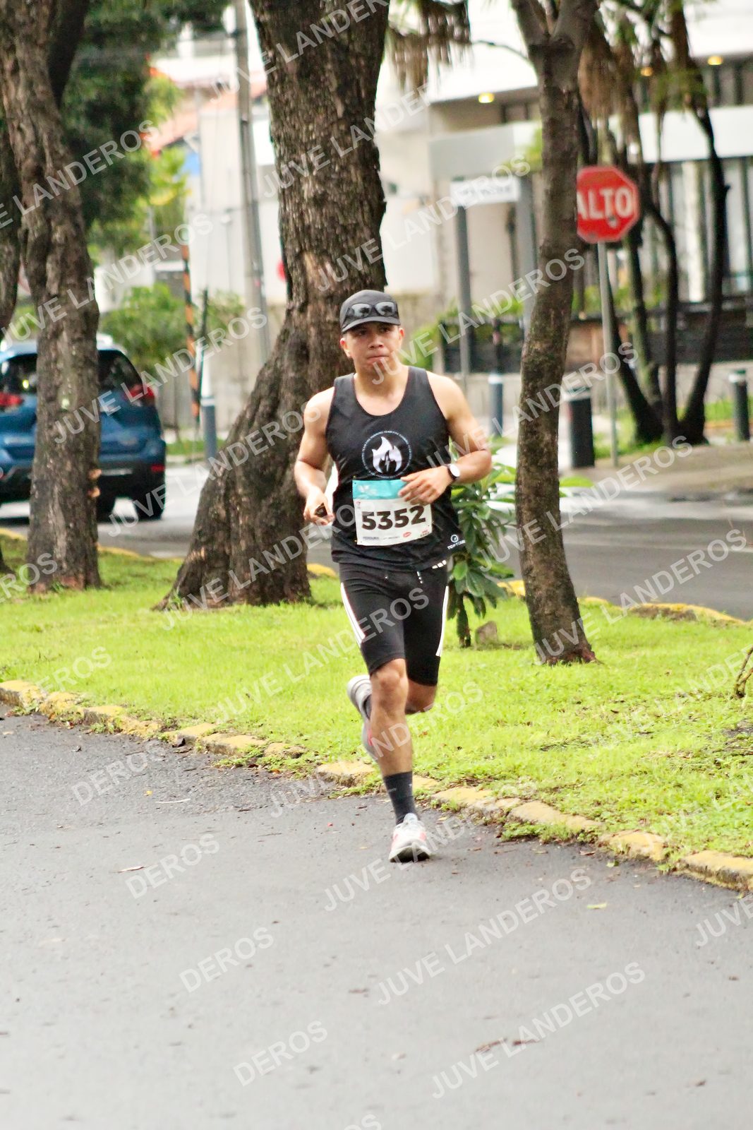 Foto del MEDIO MARATÓN ATLAS en Av. Patria, frente al Parque El Polvorín, Zapopan a las 08:06 · dorsal 5352