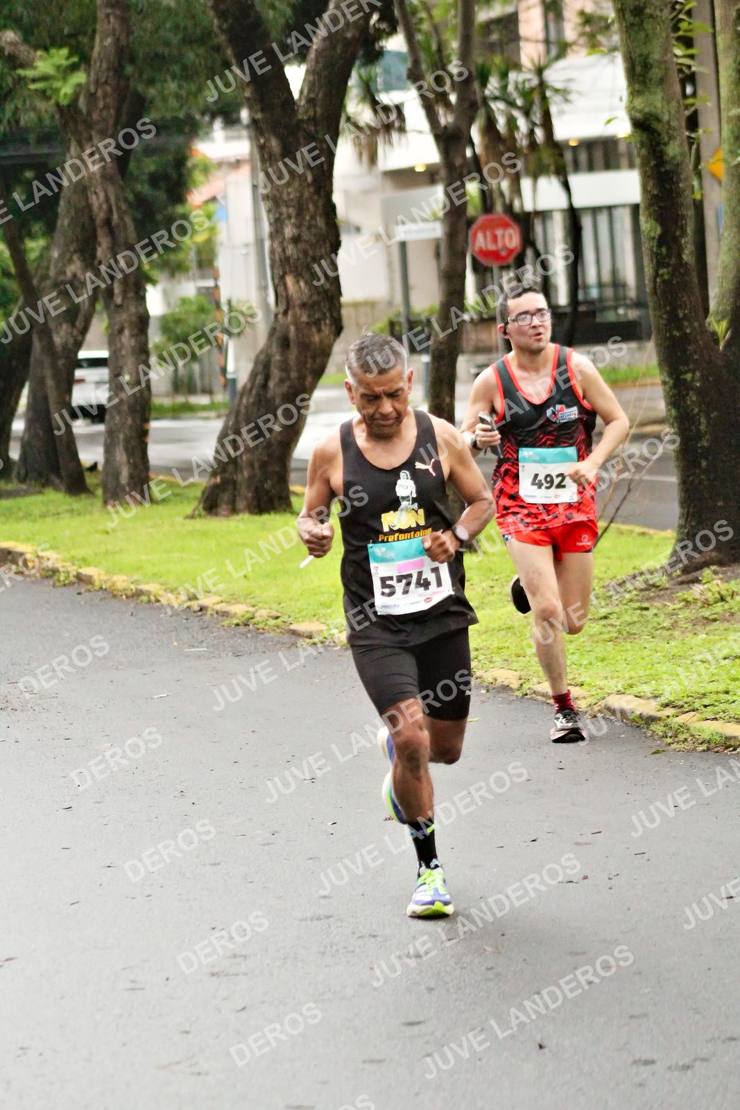 Foto del MEDIO MARATÓN ATLAS en Av. Patria, frente al Parque El Polvorín, Zapopan a las 08:03 · dorsal 492, 5741