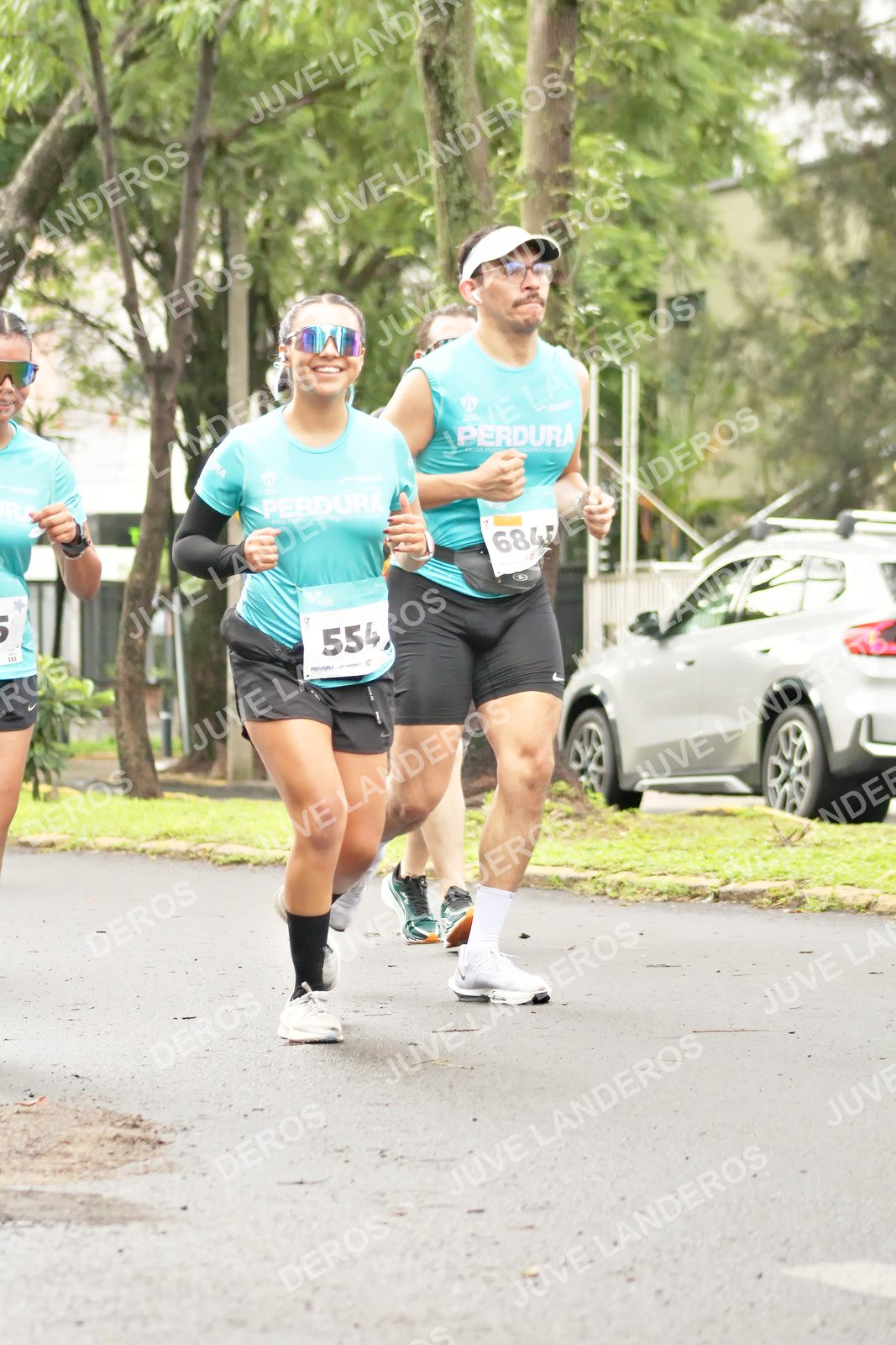 Foto del MEDIO MARATÓN ATLAS en Av. Patria, frente al Parque El Polvorín, Zapopan a las 08:46 · dorsal 554, 6845