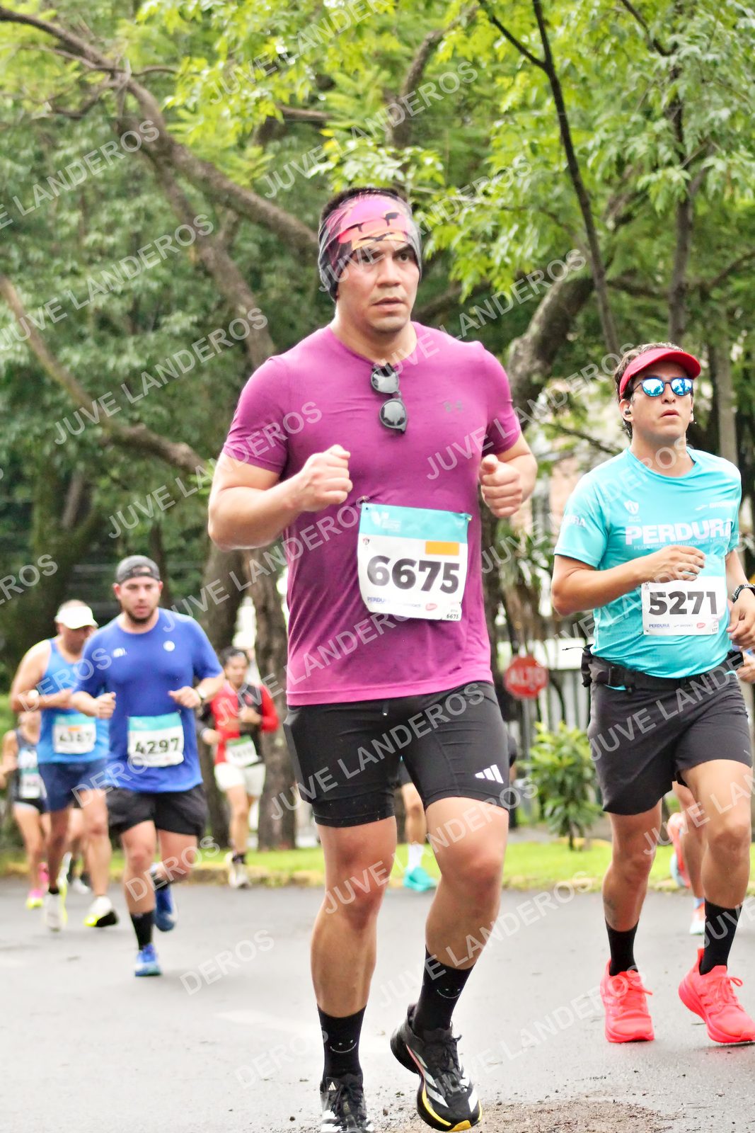 Foto del MEDIO MARATÓN ATLAS en Av. Patria, frente al Parque El Polvorín, Zapopan a las 08:21 · dorsal 6675, 5271, 4297