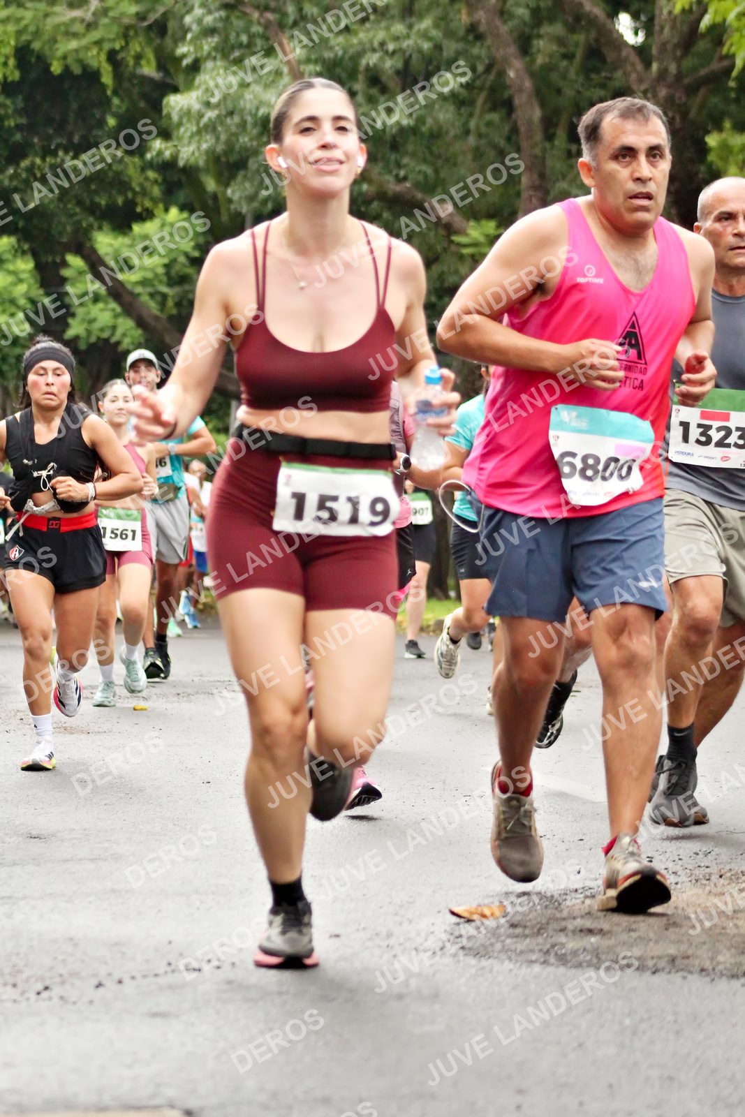 Foto del MEDIO MARATÓN ATLAS en Av. Patria, frente al Parque El Polvorín, Zapopan a las 08:27 · dorsal 1519, 6800, 1323, 907