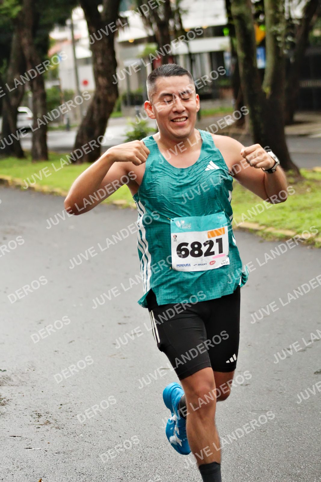 Foto del MEDIO MARATÓN ATLAS en Av. Patria, frente al Parque El Polvorín, Zapopan a las 08:10 · dorsal 6821