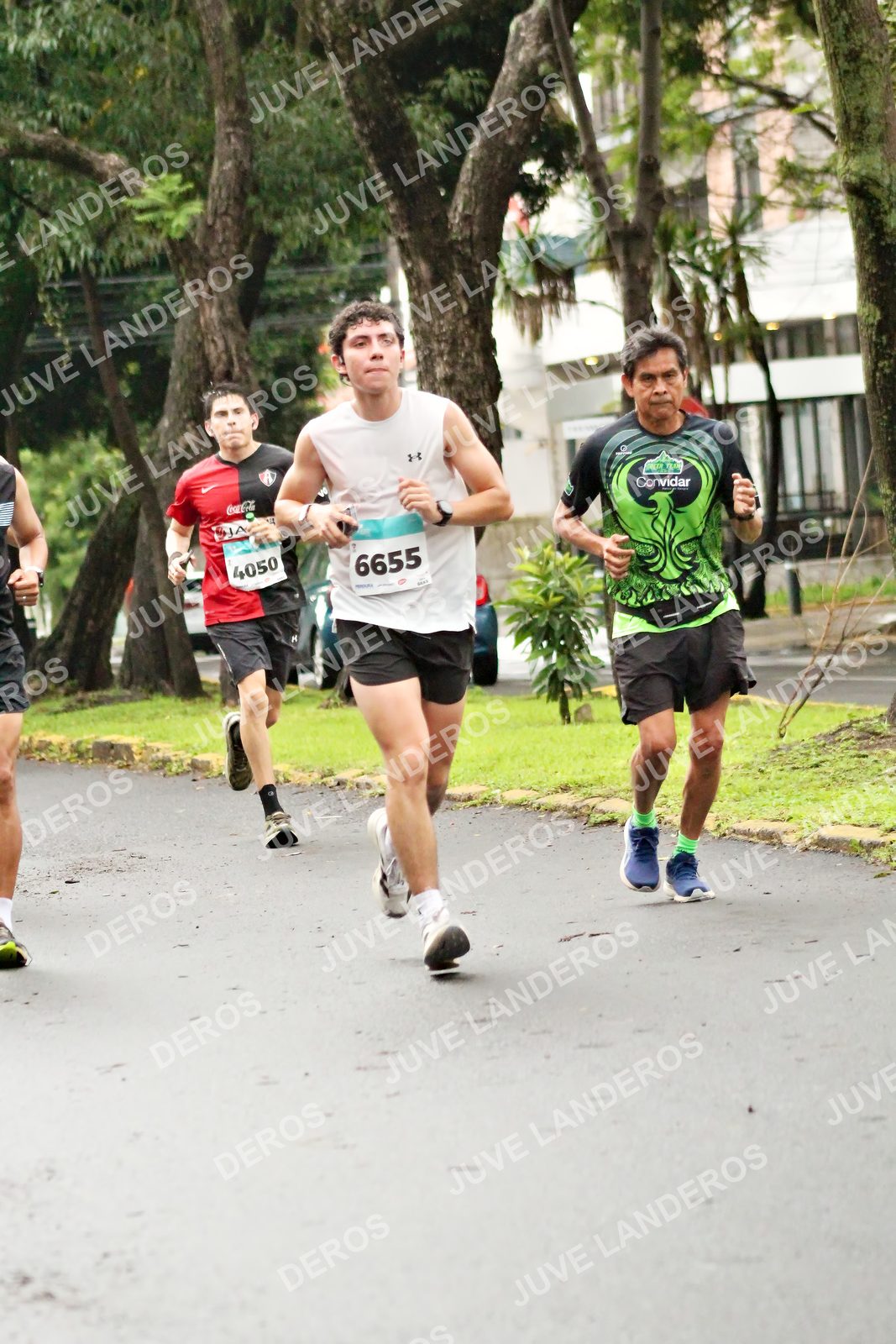 Foto del MEDIO MARATÓN ATLAS en Av. Patria, frente al Parque El Polvorín, Zapopan a las 08:07 · dorsal 6655, 4050
