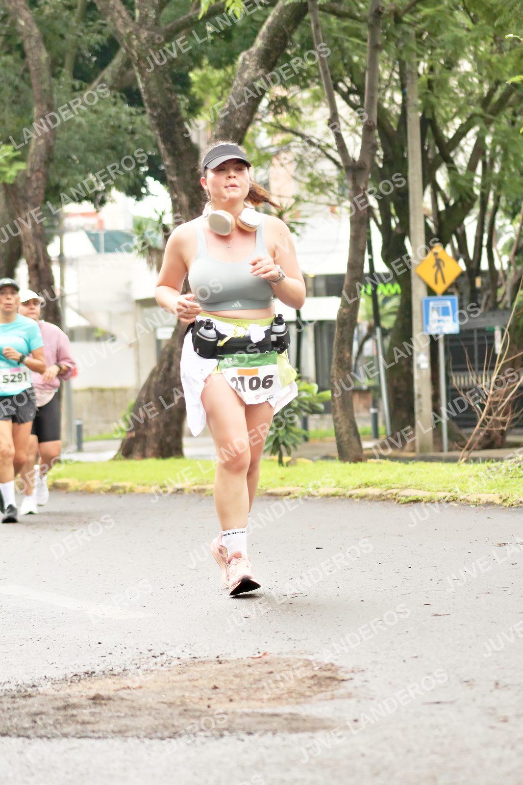 Foto del MEDIO MARATÓN ATLAS en Av. Patria, frente al Parque El Polvorín, Zapopan a las 08:48 · dorsal 5291, 2106