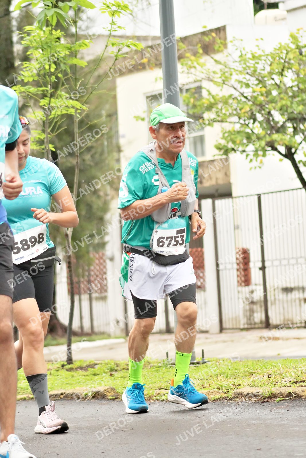 Foto del MEDIO MARATÓN ATLAS en Av. Patria, frente al Parque El Polvorín, Zapopan a las 08:37 · dorsal 6753, 5898