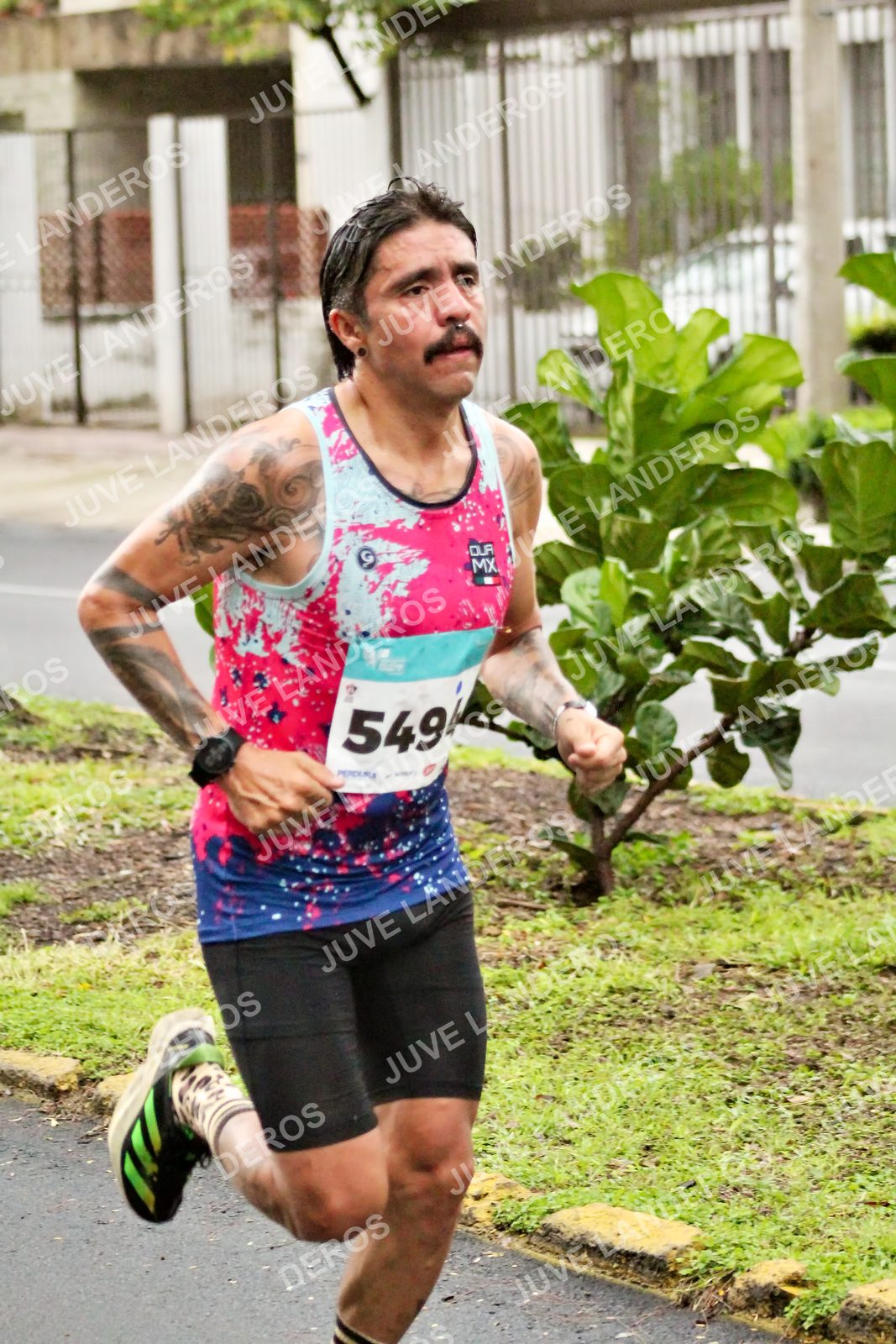 Foto del MEDIO MARATÓN ATLAS en Av. Patria, frente al Parque El Polvorín, Zapopan a las 07:55 · dorsal 549